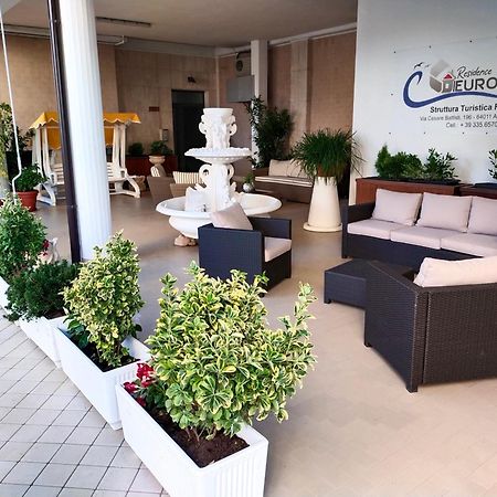 Residence Europa Alba Adriatica Esterno foto