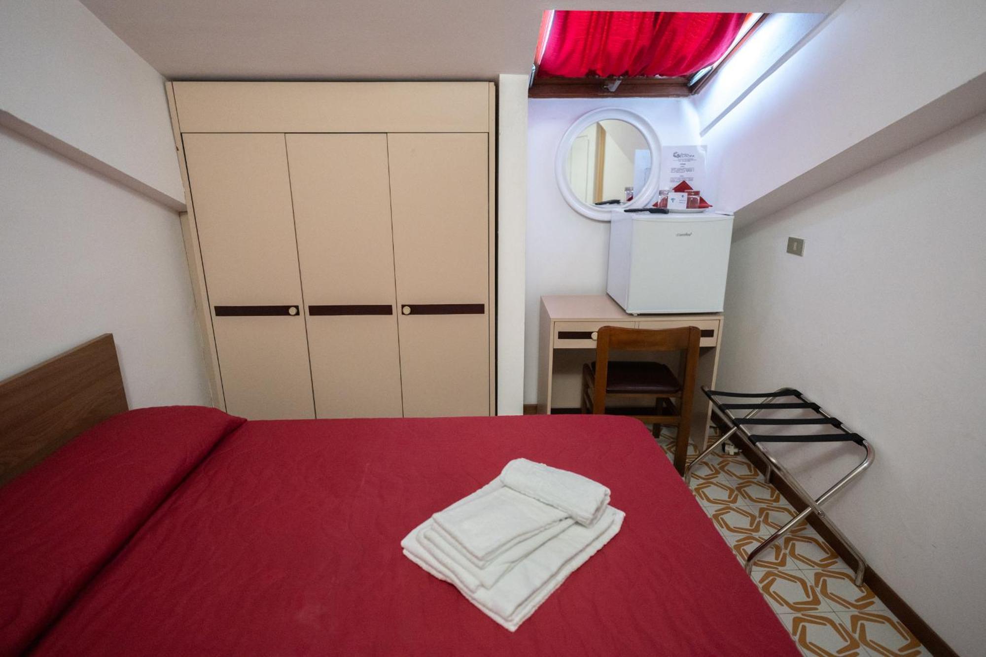Residence Europa Alba Adriatica Esterno foto