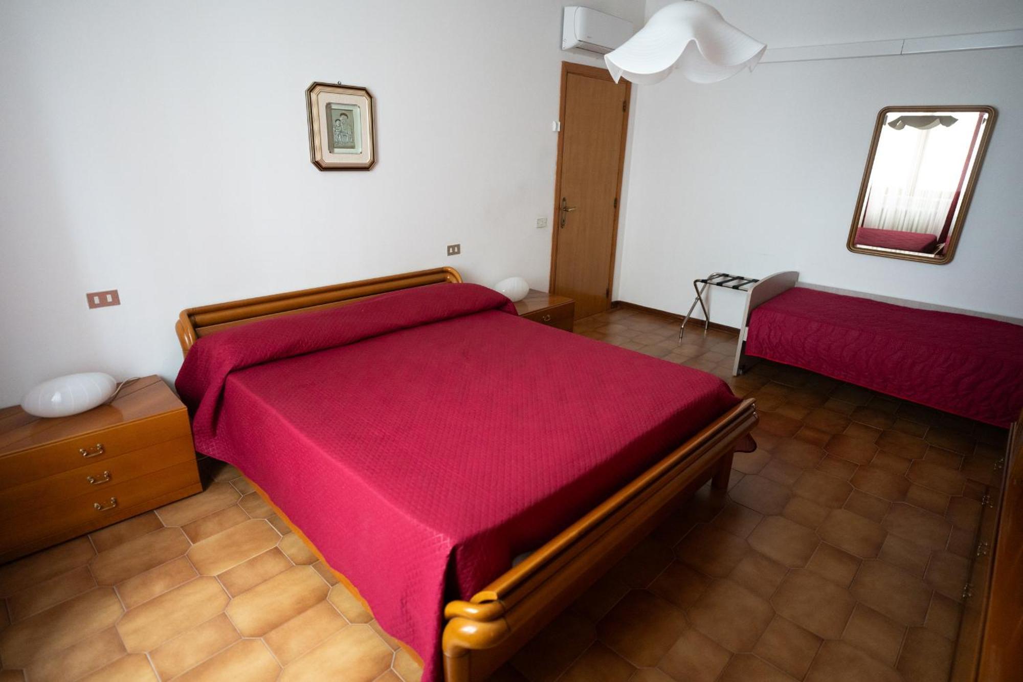 Residence Europa Alba Adriatica Esterno foto